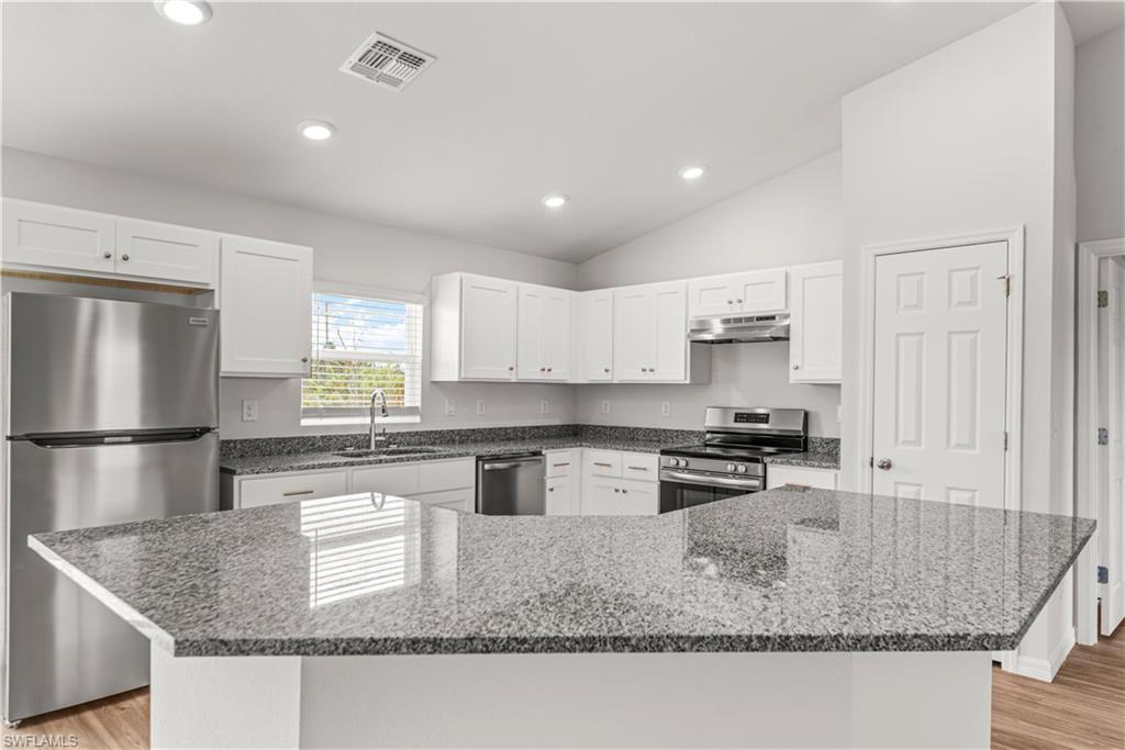 3011 Nw 16th Pl Property Photo 4