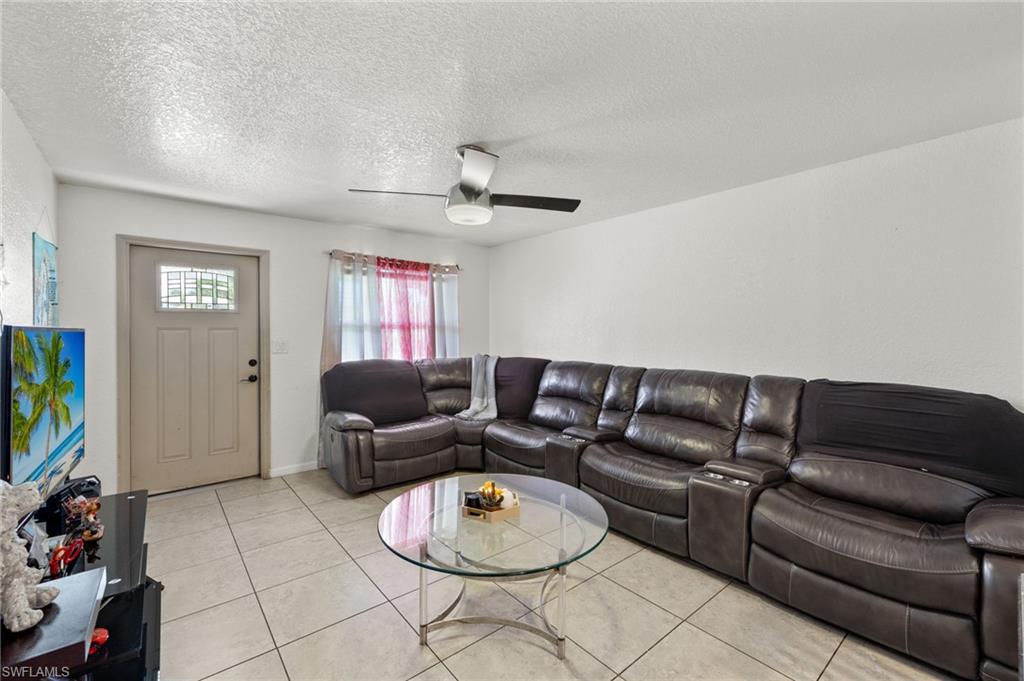 1078/1080 Southdale Rd Property Photo 3