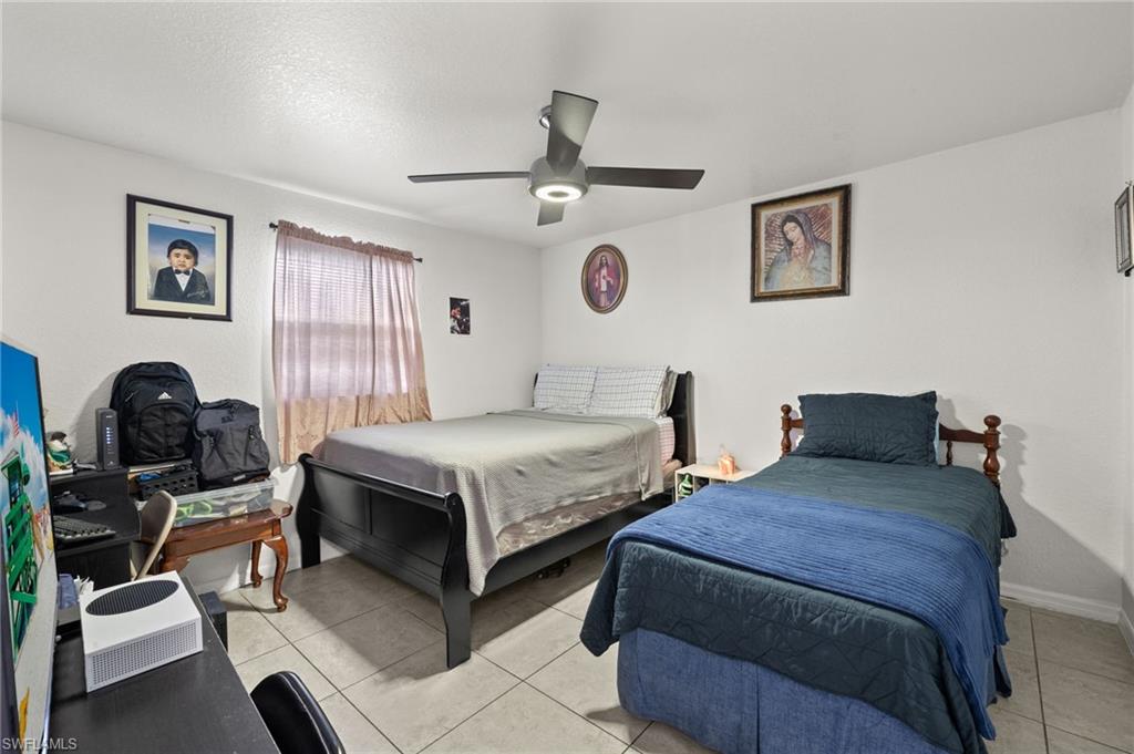 1078/1080 Southdale Rd Property Photo 6