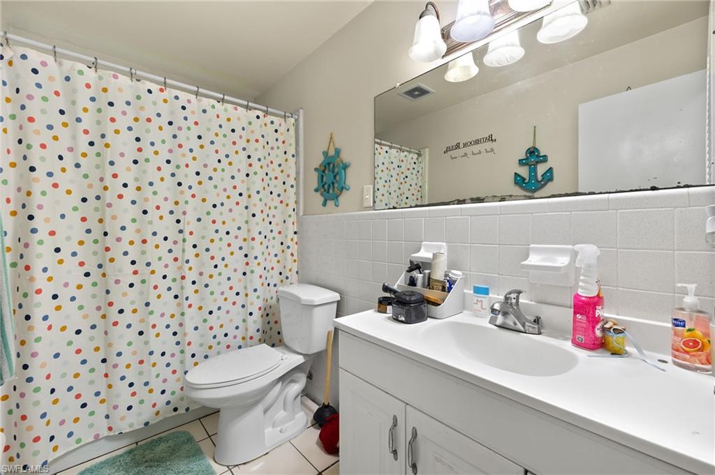 1078/1080 Southdale Rd Property Photo 15