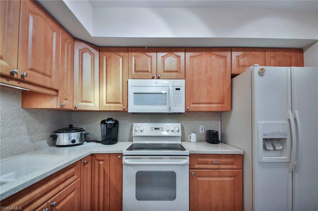 68 Marco Villas Dr # 5 Property Photo 5