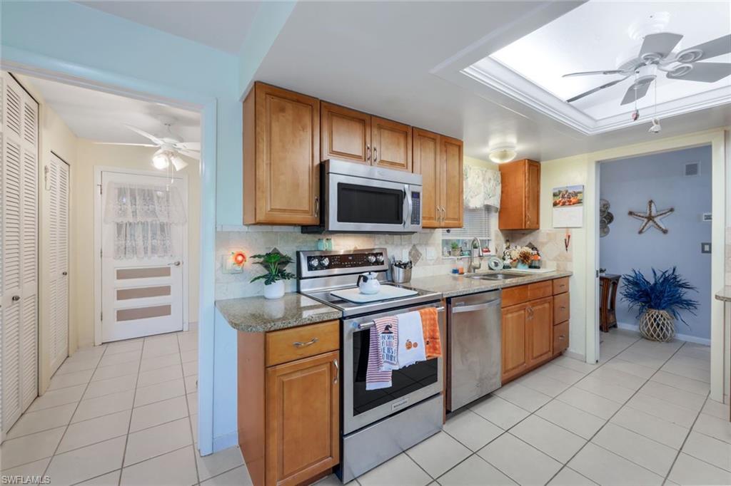 5564 Williamson Way Property Photo 10