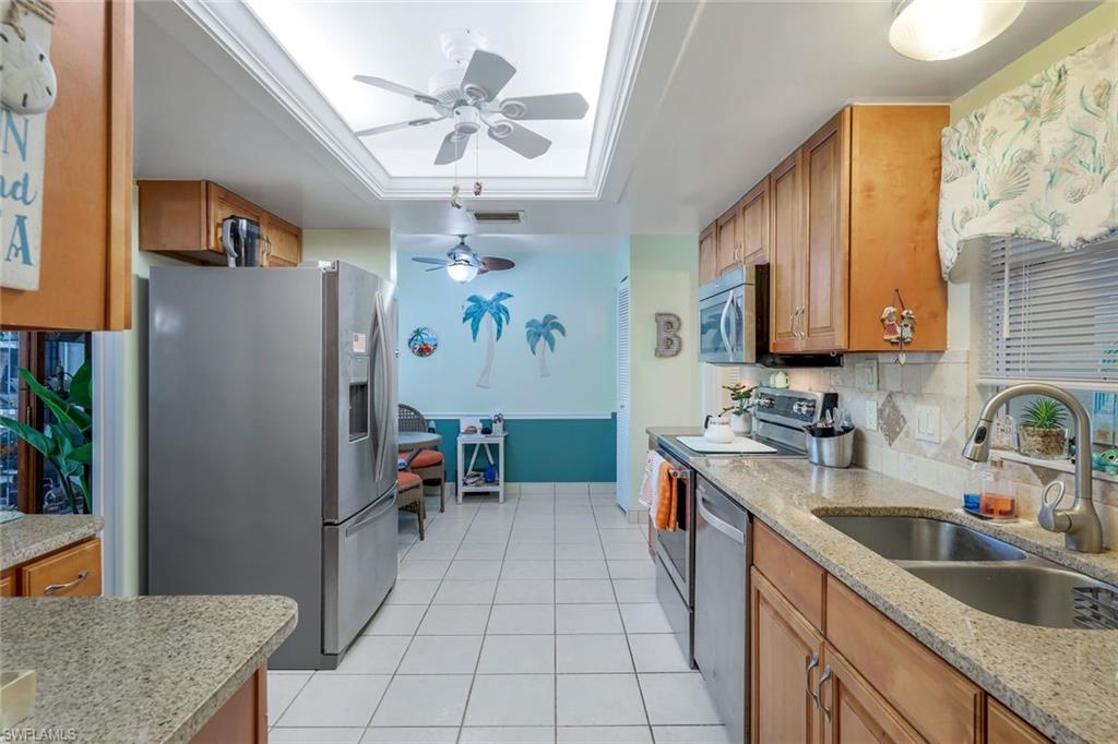 5564 Williamson Way Property Photo 11