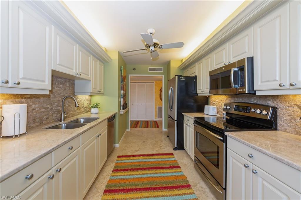 6000 Pelican Bay Blvd # 204 Property Photo 6