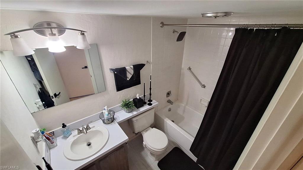 160 Turtle Lake Ct # 204 Property Photo 10