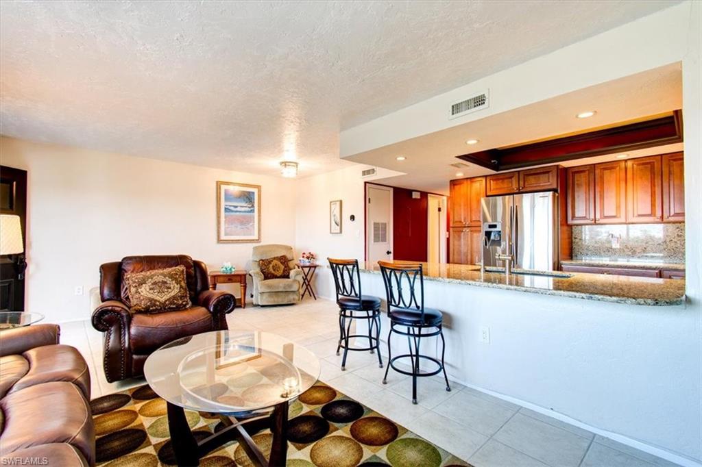 4906 Victoria Dr 413 Property Photo 5