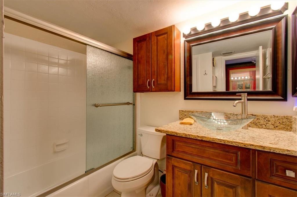 4906 Victoria Dr 413 Property Photo 8