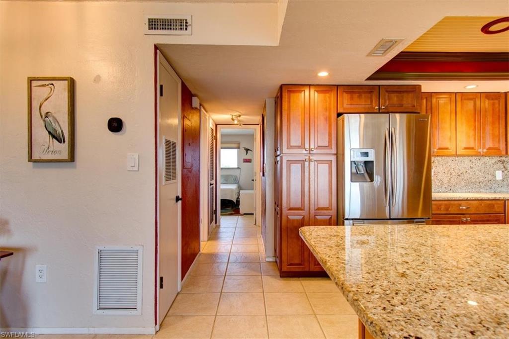 4906 Victoria Dr 413 Property Photo 17