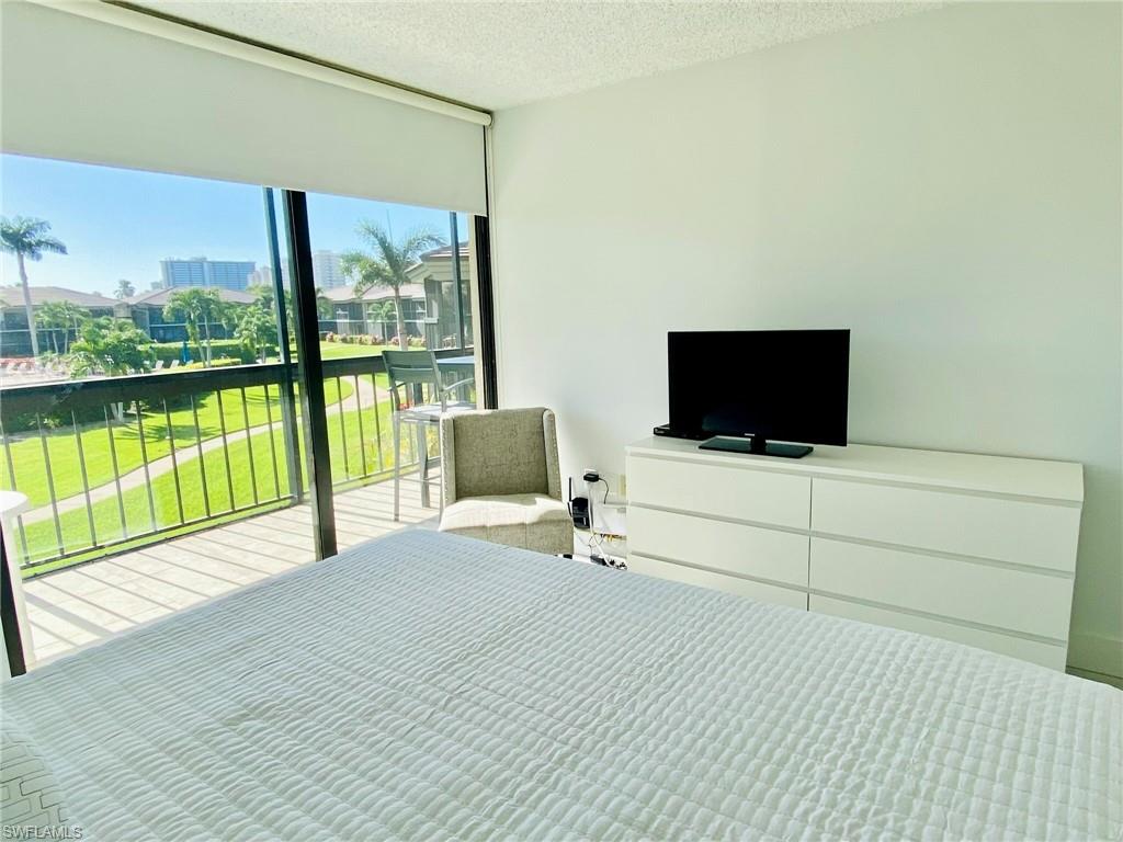 601 Seaview Ct # 208 Property Photo 9