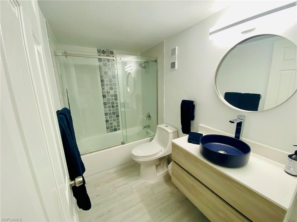 601 Seaview Ct # 208 Property Photo 12