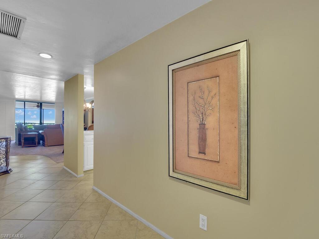 5260 S Landings Dr 805 Property Photo 6