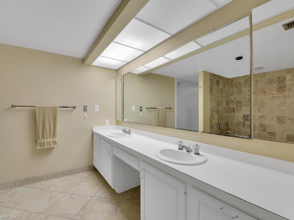 5260 S Landings Dr 805 Property Photo 22