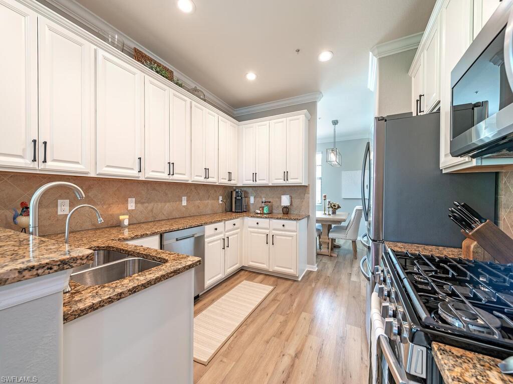 3153 Aviamar Cir # 202 Property Photo 12