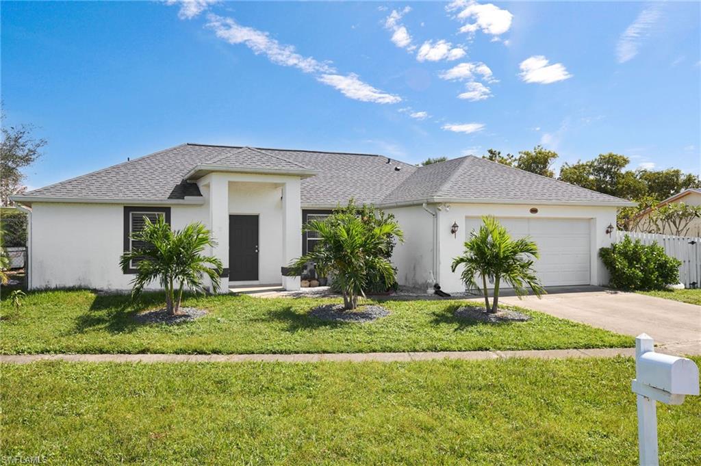 1082 Ridgeway DR Property Photo 1