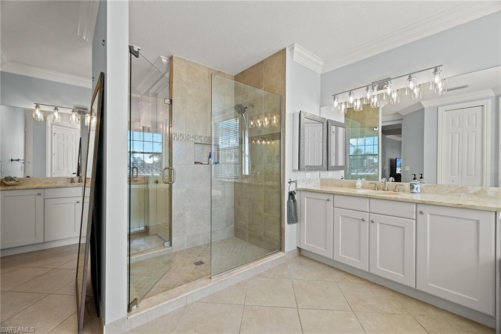 11696 Stonecreek Cir Property Photo 24