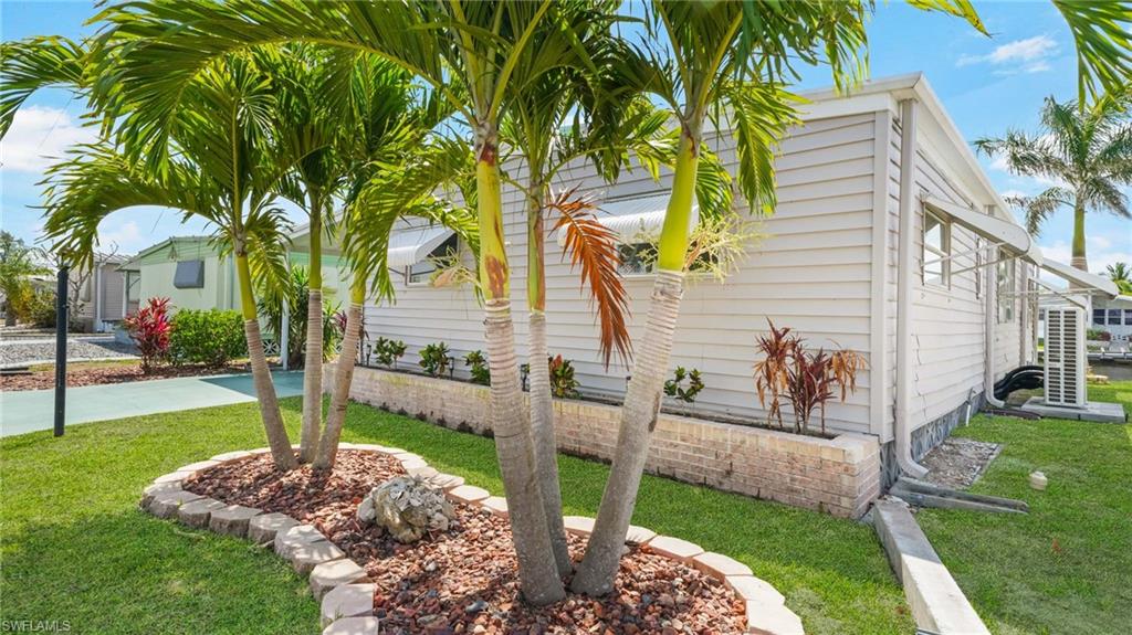 5553 Sir Walter Way Property Photo 4