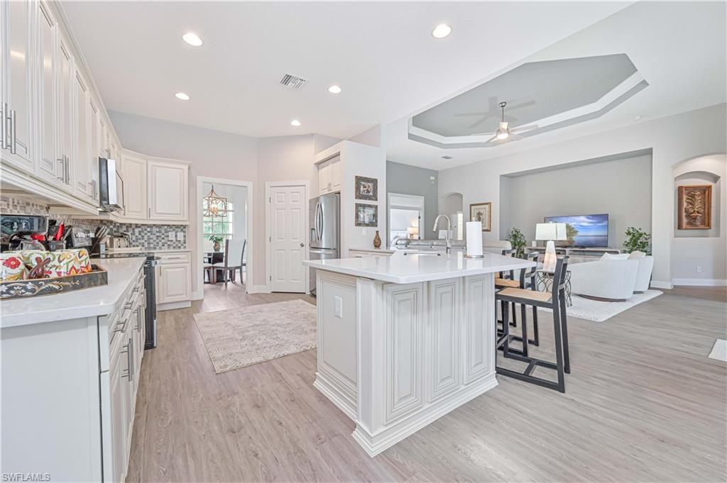11124 Sea Tropic Ln Property Photo 10
