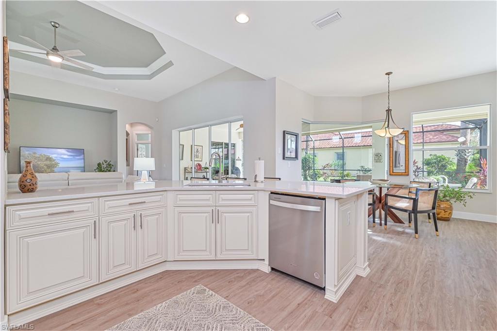 11124 Sea Tropic Ln Property Photo 12