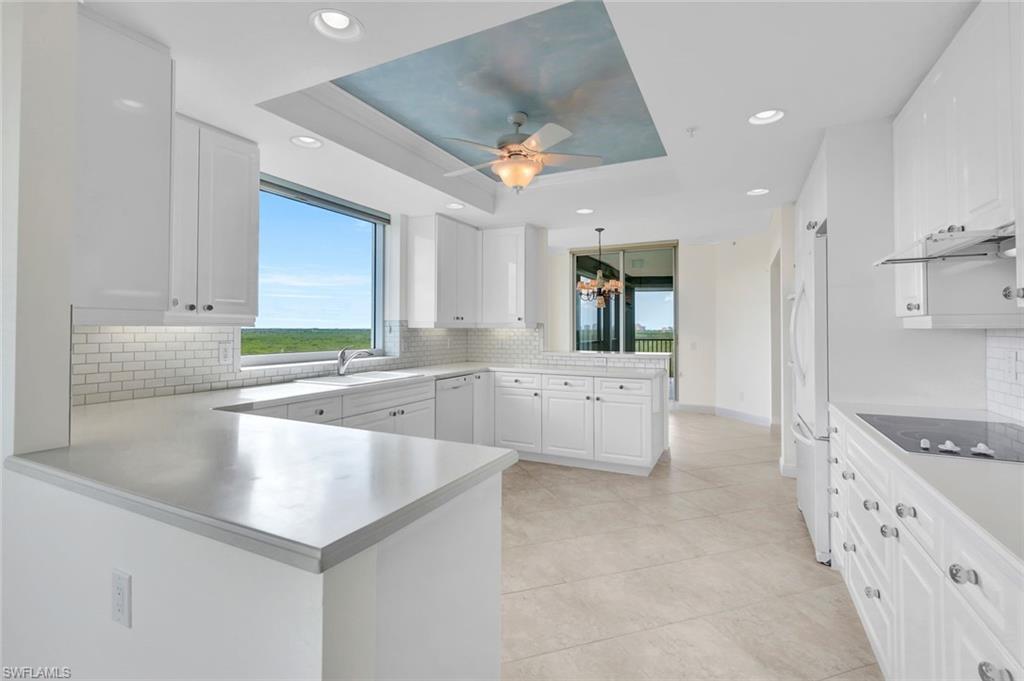 425 Cove Tower Dr # 701 Property Photo