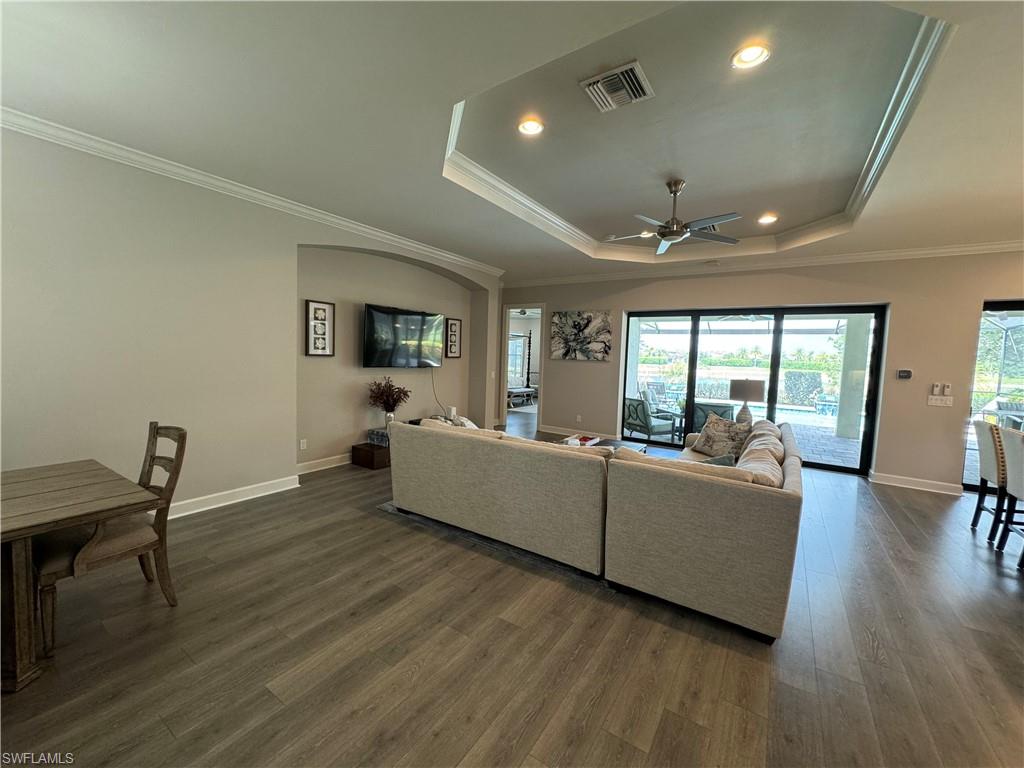 9408 Rapallo St Property Photo 25