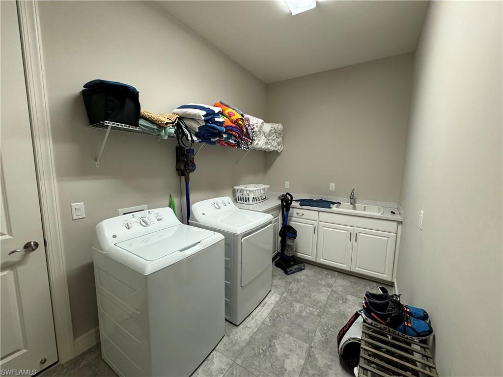 9408 Rapallo St Property Photo 28
