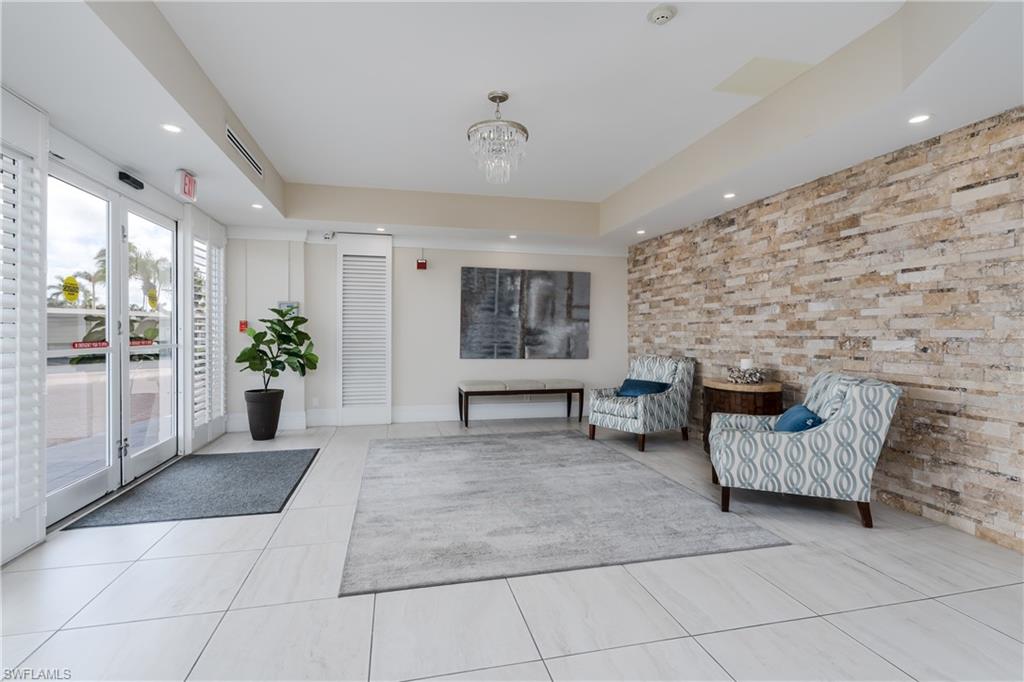 220 Seaview Ct # 206 Property Photo 3