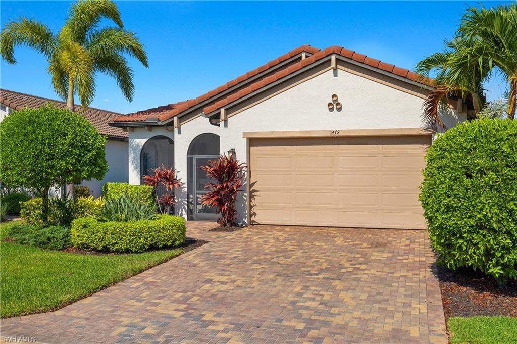 1472 Lucena Ln S Property Photo 3