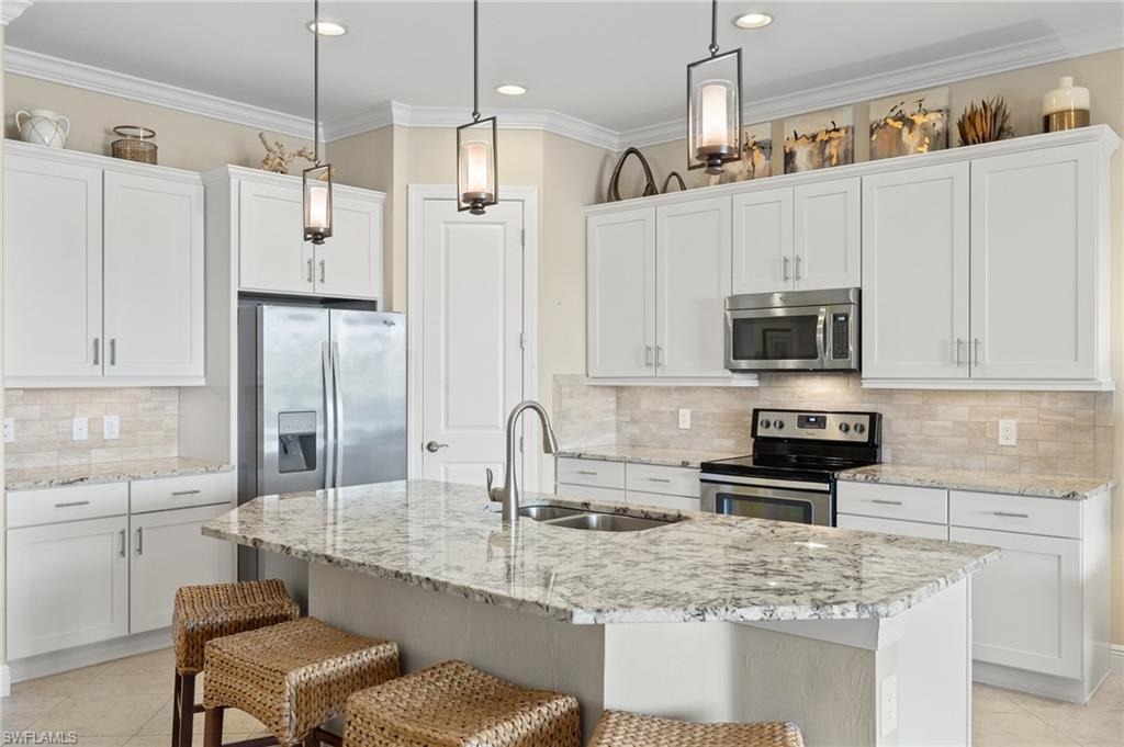 1472 Lucena Ln S Property Photo 8