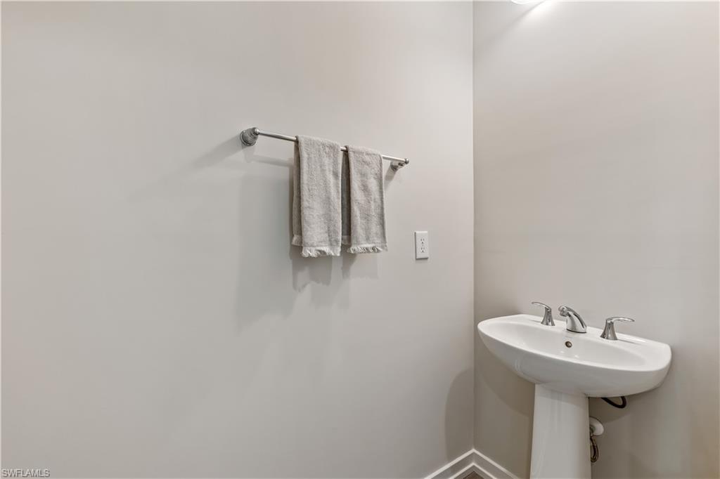 13078 Pembroke Dr Property Photo 16
