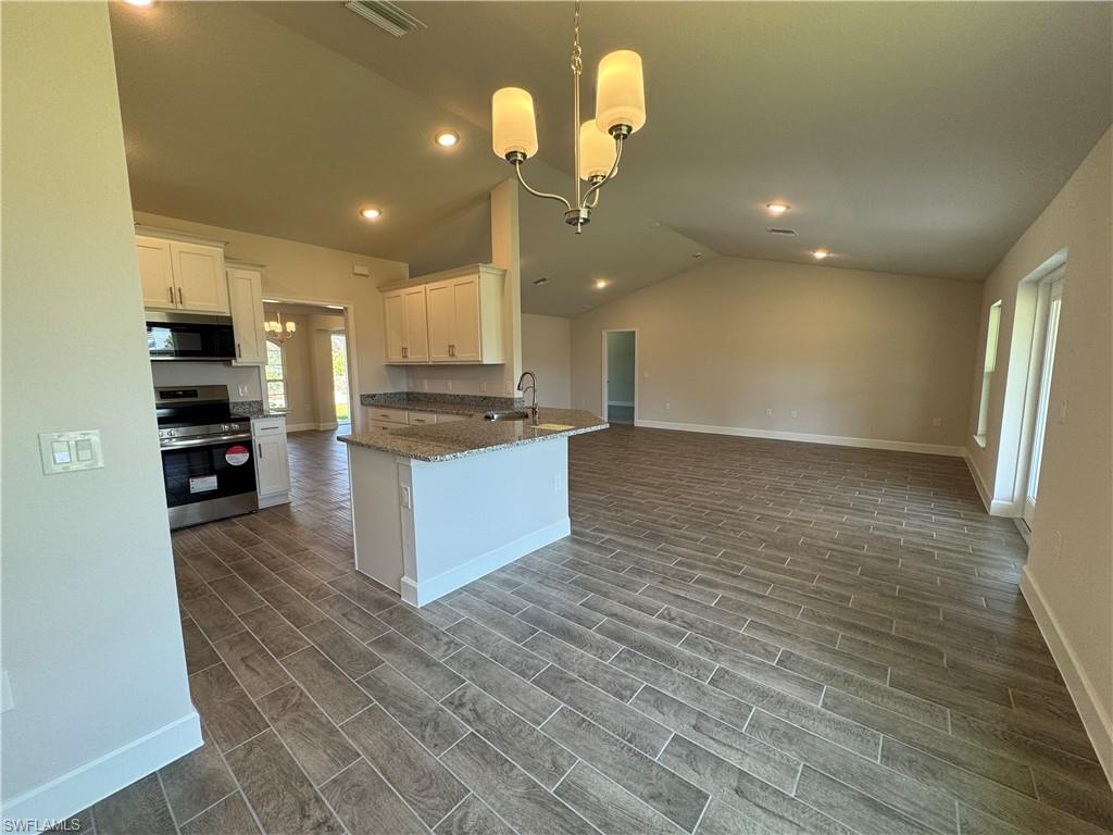 2324 Jacaranda Pkwy W Property Photo 12