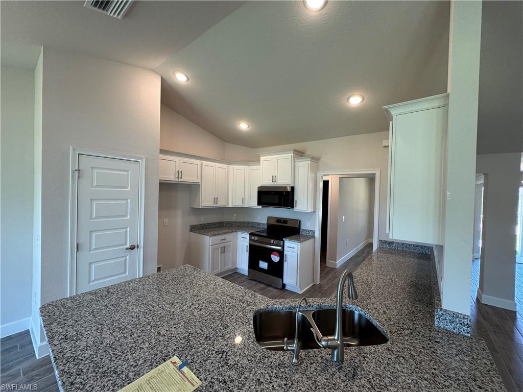 2324 Jacaranda Pkwy W Property Photo 13