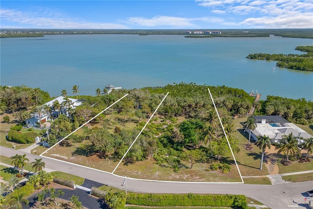 849 Caxambas Dr Property Photo 2