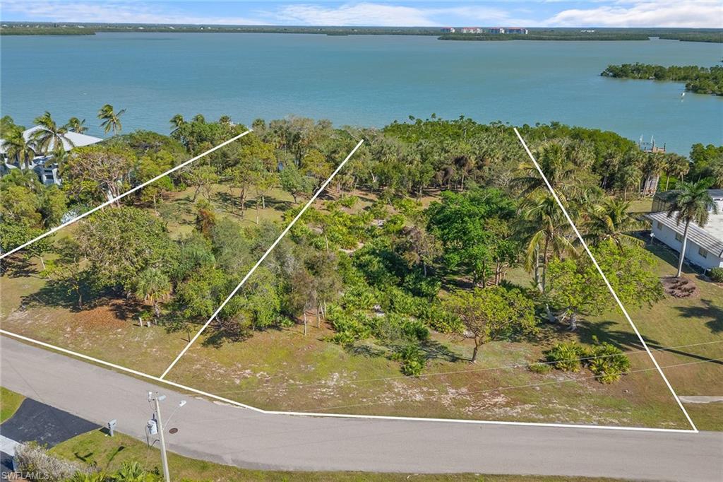 849 Caxambas Dr Property Photo 4