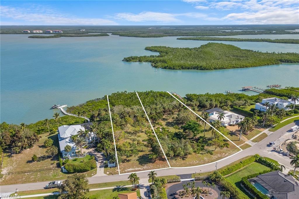 849 Caxambas Dr Property Photo 6