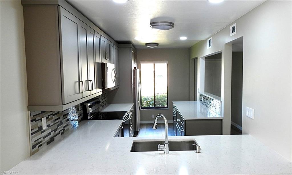 15140 Riverbend Blvd # 505 Property Photo 7