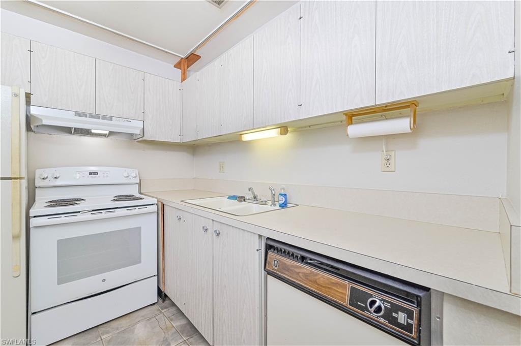 1016 Tropic Ter Property Photo 17
