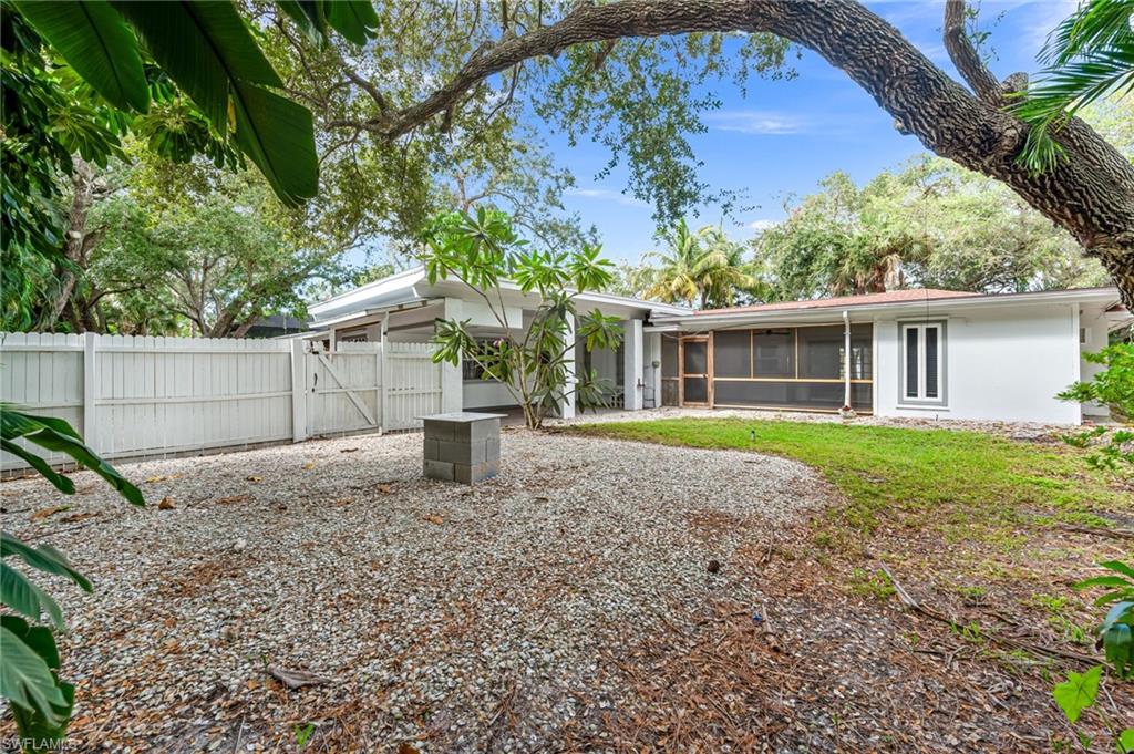 2472 Harbor Rd Property Photo 1