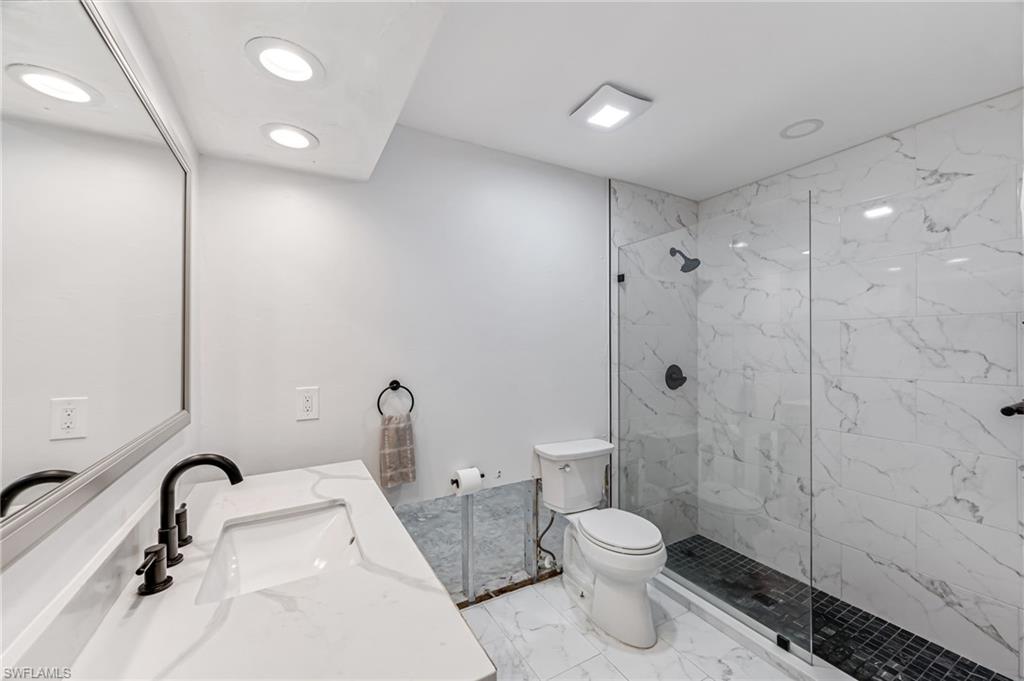 2472 Harbor Rd Property Photo 4
