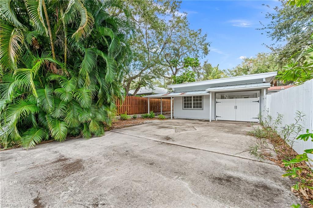 2472 Harbor Rd Property Photo 11