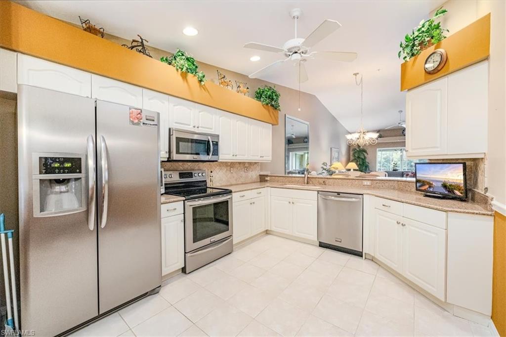 8480 Naples Heritage Dr # 1126 Property Photo 6
