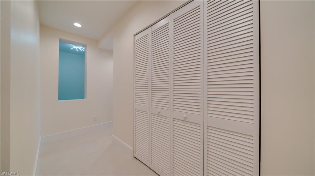 15901 Royal Pointe Ln # 307 Property Photo 11