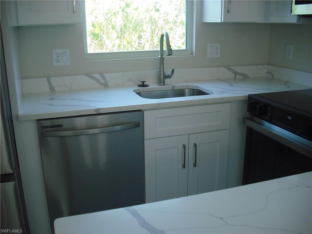 2840 W Gulf Dr # 32 Property Photo 7
