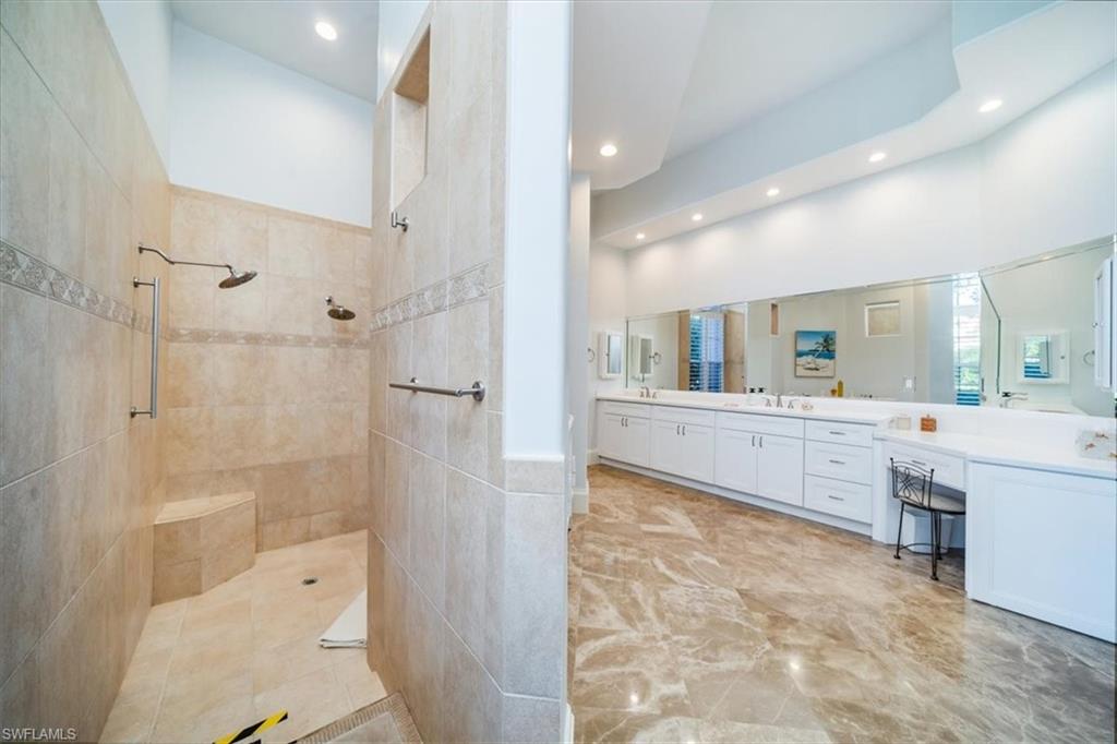 425 Terracina Ct Property Photo 17