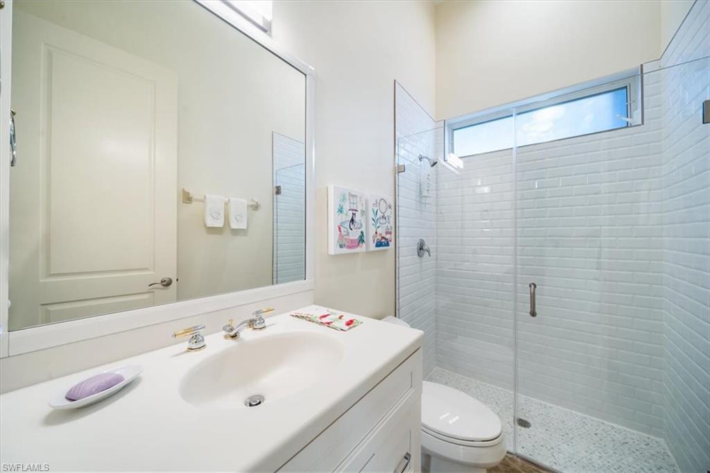 425 Terracina Ct Property Photo 21