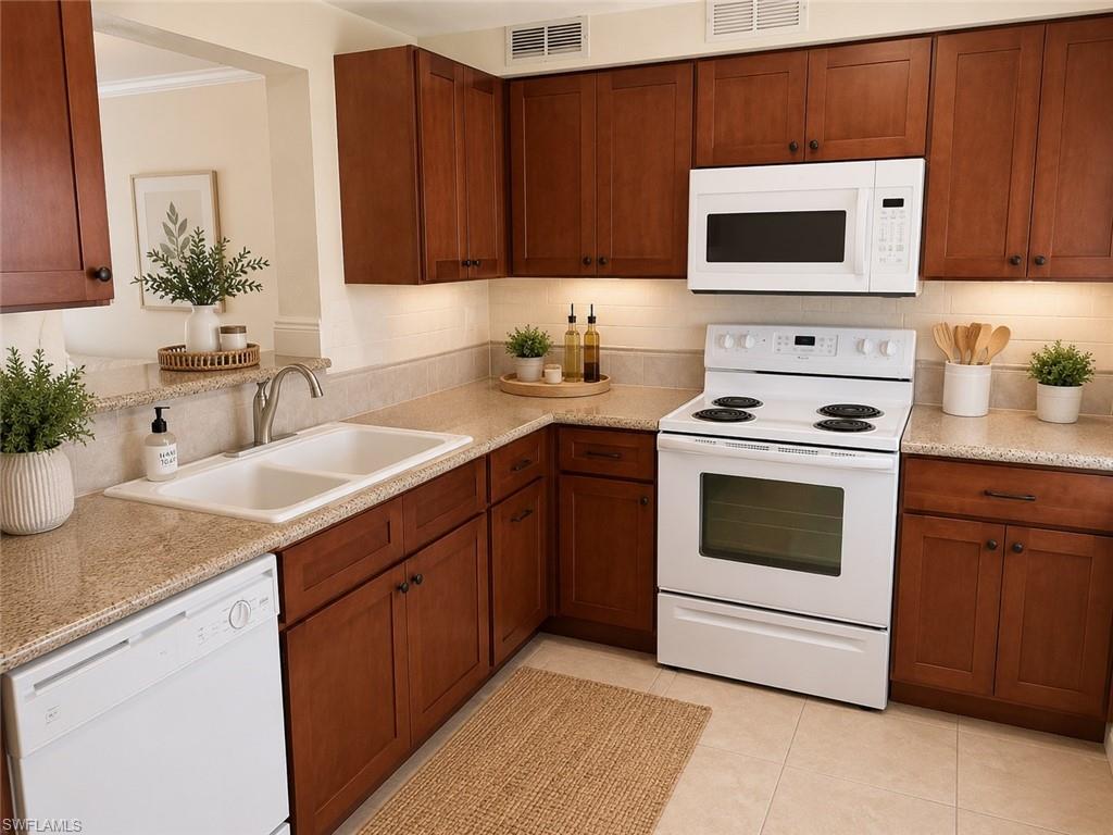 2828 Jackson St E6 Property Photo 6