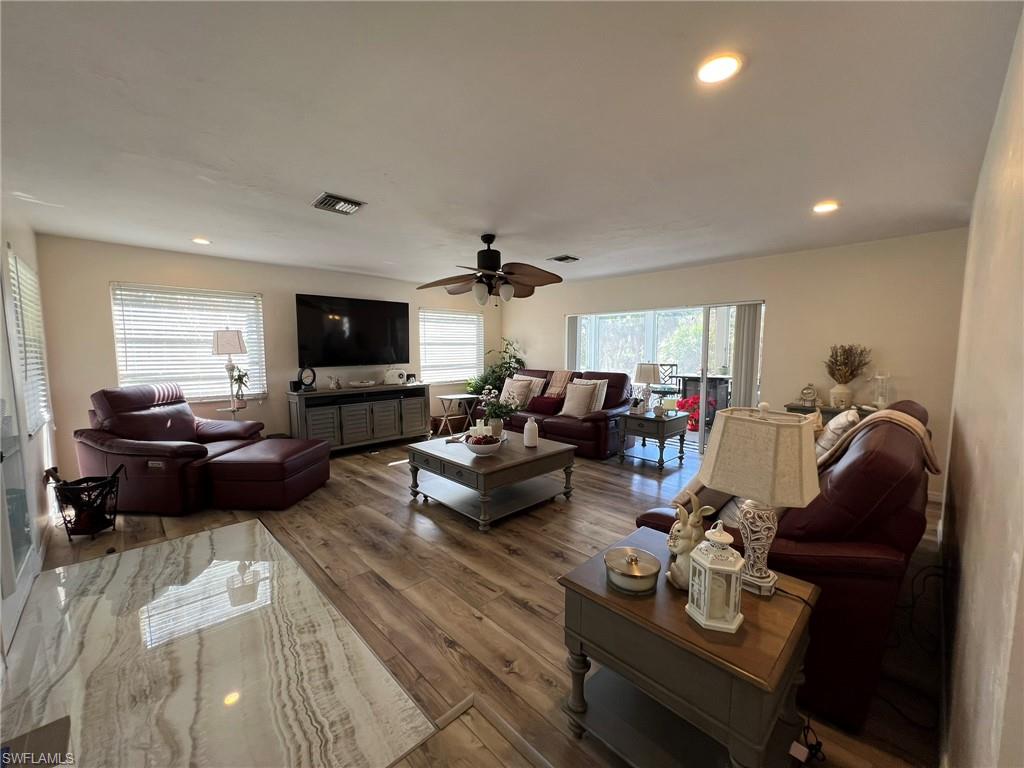 9225 Dimmick Dr Property Photo 10