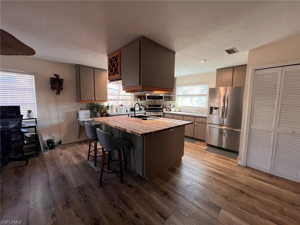 9225 Dimmick Dr Property Photo 16