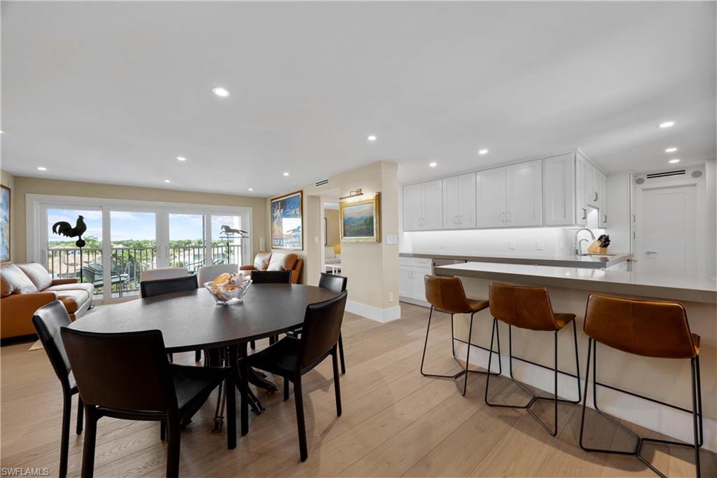 300 Park Shore Dr Property Photo