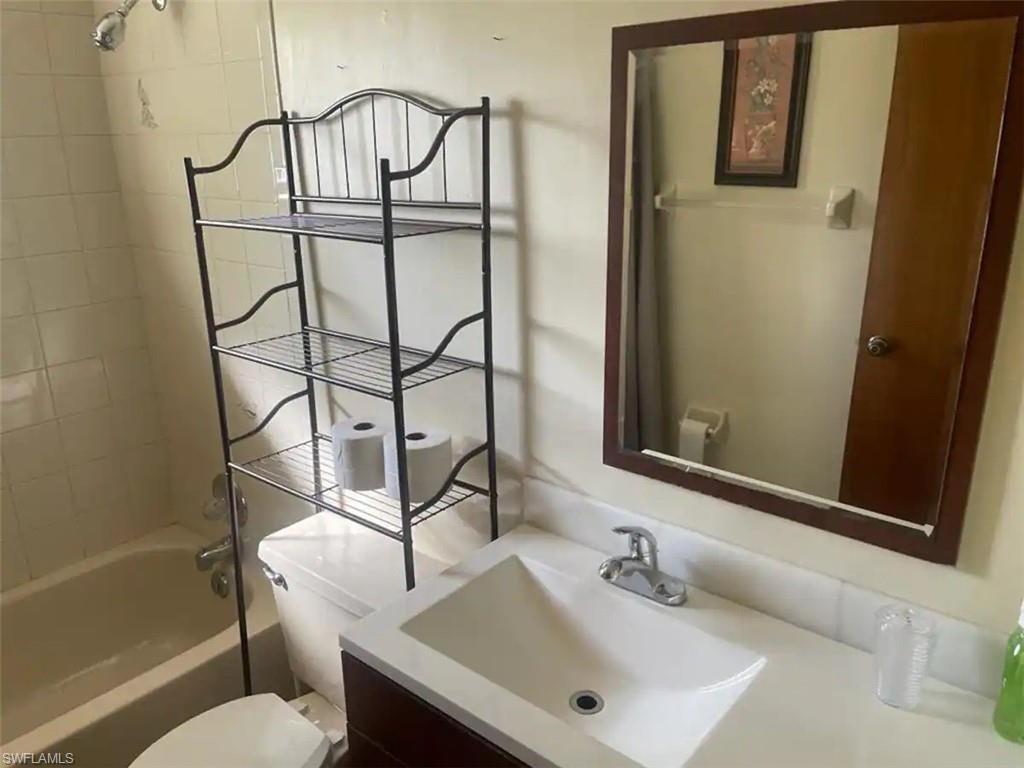 110 Sw 10th Ter Property Photo 3