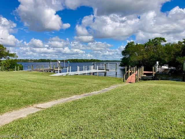 325 Shoreland Dr E Property Photo 2